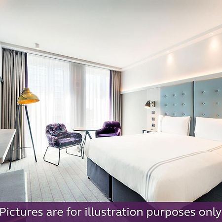 Premier Inn Stuttgart Bad Cannstatt Oda fotoğraf