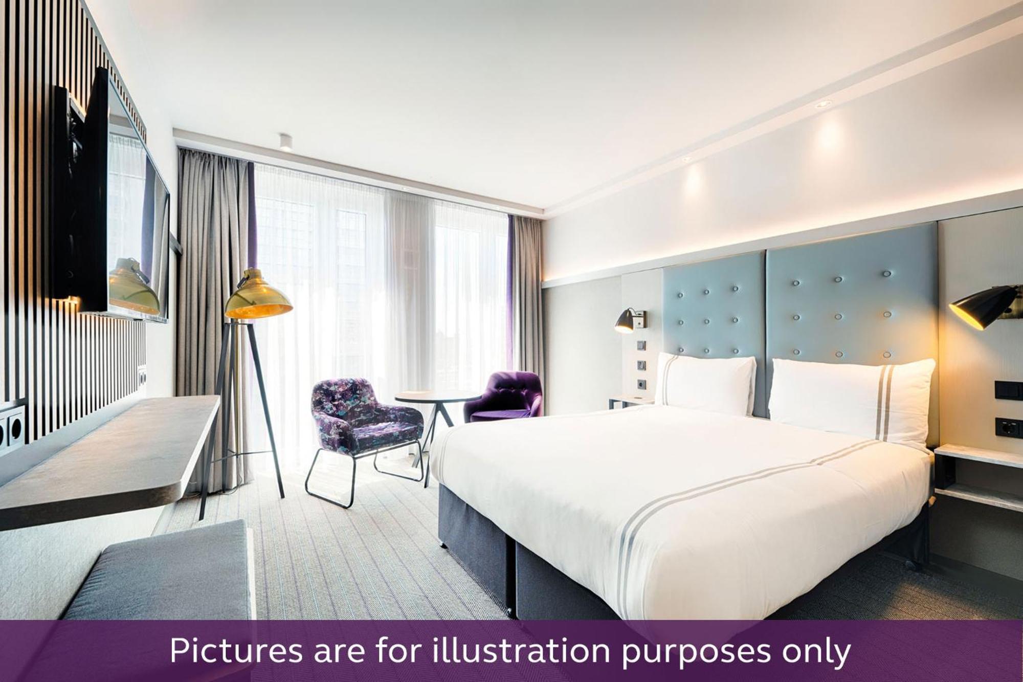 Premier Inn Stuttgart Bad Cannstatt Oda fotoğraf